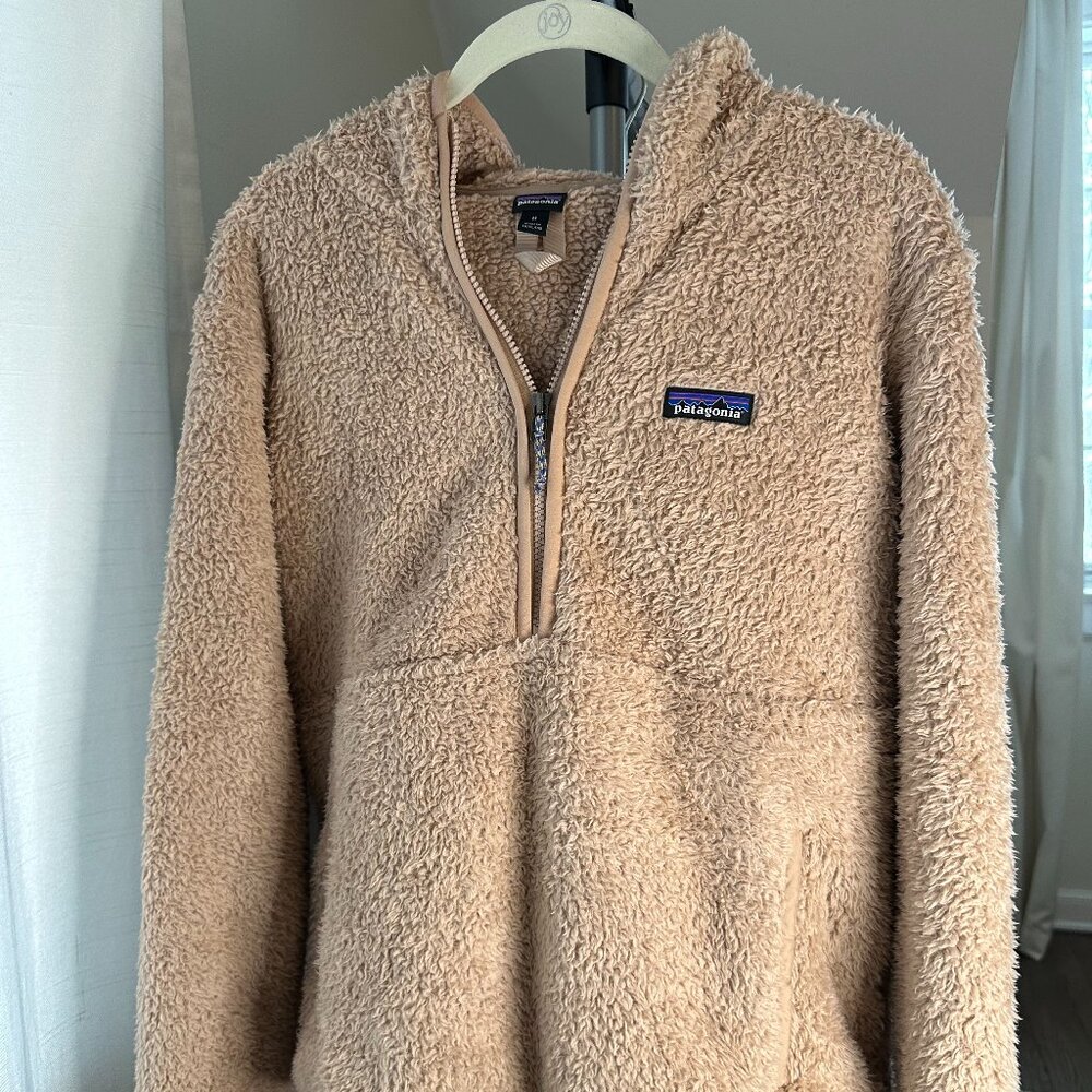 BARGAIN BASEMENT PATAGONIA women's hoodie!